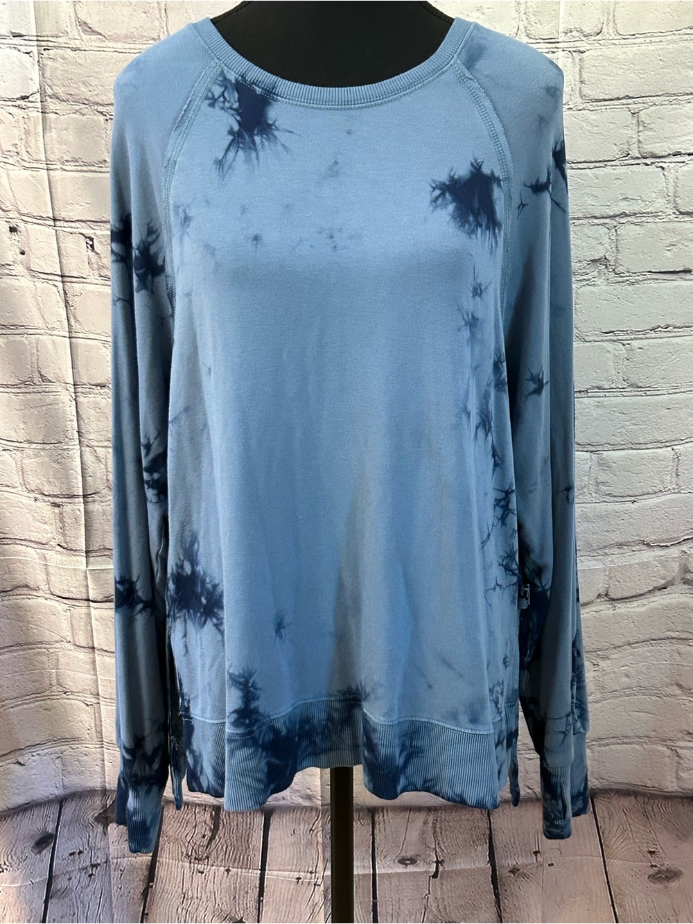 JoyLab Light Blue and Navy Tie-Dye Crewneck Sweater